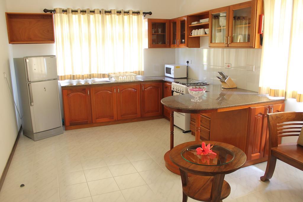 Central Self Catering Apartments Felicite Island Стая снимка